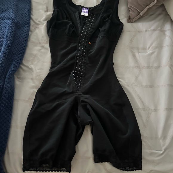 Snatched Body Stage 1 post op garment for lipo/bbl - Picture 5 of 5